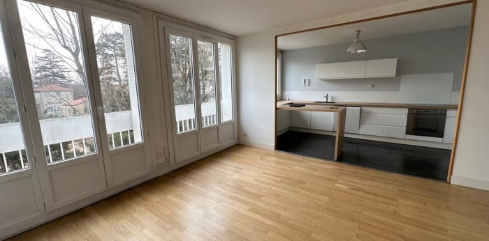 Image 1 sur 13 - Appartement  ·  Location · Ecully (69130) · 4 pièces · 88m²