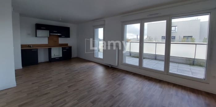 Image 1 sur 6 - Appartement  ·  Location · Amiens (80000) · 3 pièces · 67m²