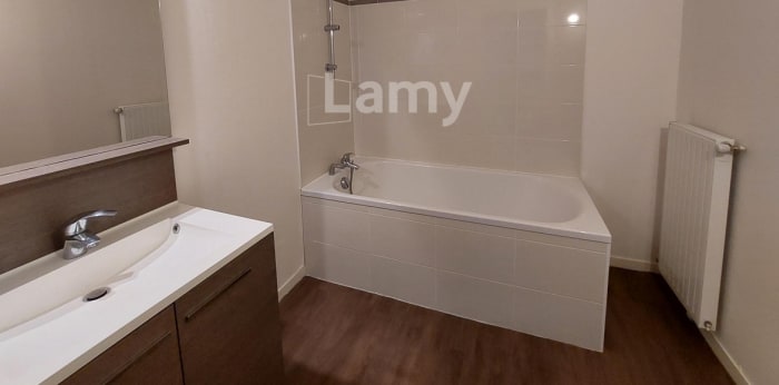 Image 8 sur 14 - Appartement  ·  Location · La Roche Sur Yon (85000) · 3 pièces · 66m²
