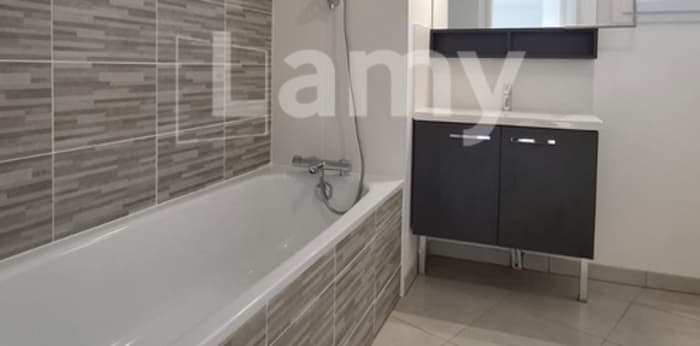 Image 8 sur 14 - Appartement  ·  Location · Talence (33400) · 5 pièces · 107m²