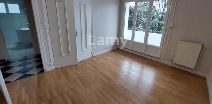 Image 5 sur 11 - Appartement  ·  Location · Grenoble (38100) · 4 pièces · 111m²