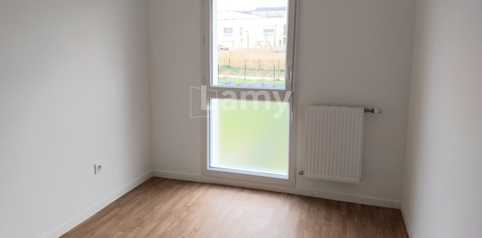 Image 8 sur 8 - Maison/villa  ·  Location · Epernon (28230) · 4 pièces · 88m²