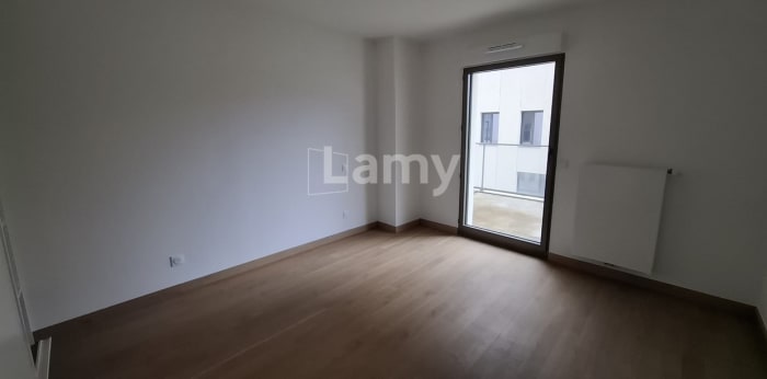 Image 3 sur 5 - Appartement  ·  Location · Bordeaux (33800) · 5 pièces · 123m²