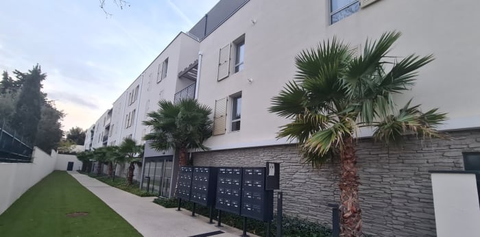 Image 2 sur 11 - Parking/box  ·  Location · Marseille (13008) · 12m²