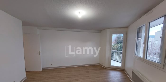 Image 3 sur 10 - Appartement  ·  Location · Grenoble (38100) · 4 pièces · 77m²