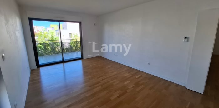 Image 1 sur 9 - Appartement  ·  Location · Reims (51100) · 3 pièces · 83m²