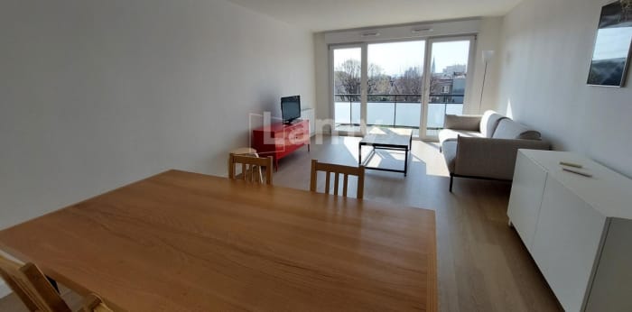 Image 2 sur 8 - Appartement  ·  Location · Reims (51100) · 3 pièces · 71m²