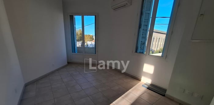 Image 1 sur 9 - Appartement  ·  Location · Marseille (13011) · 1 pièce · 26m²