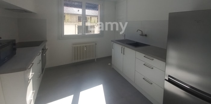 Image 2 sur 18 - Appartement  ·  Location · Chambery (73000) · 2 pièces · 50m²