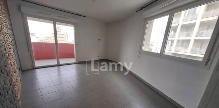 Image 3 sur 9 - Appartement  ·  Location · Marseille (13003) · 3 pièces · 56m²
