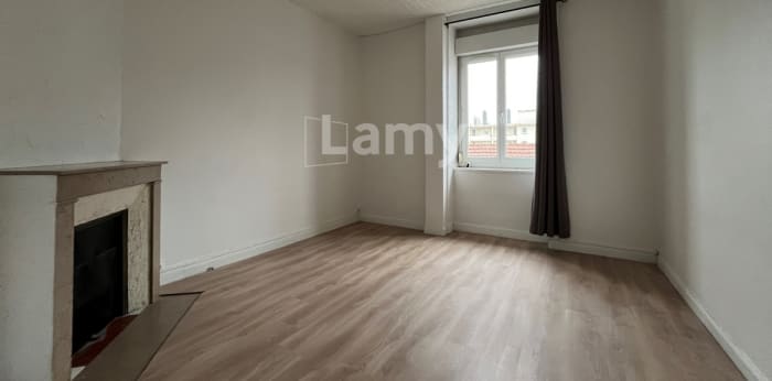 Image 2 sur 8 - Appartement  ·  Location · Reims (51100) · 2 pièces · 46m²