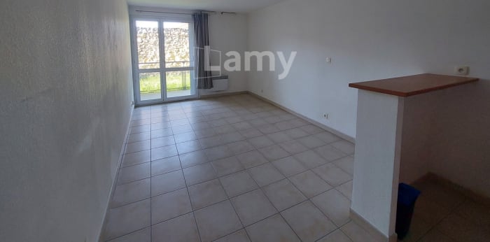 Image 2 sur 16 - Appartement  ·  Location · Arles (13200) · 1 pièce · 26m²