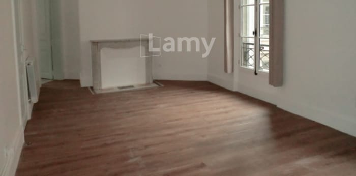 Image 2 sur 11 - Appartement  ·  Location · Marseille (13002) · 73m²