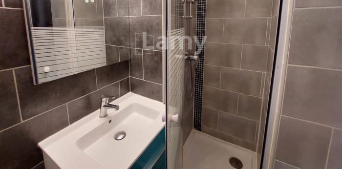 Image 5 sur 7 - Appartement  ·  Location · La Grande Motte (34280) · 1 pièce · 17m²