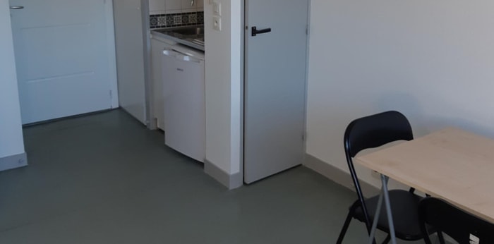 Image 3 sur 5 - Appartement  ·  Location · Clermont Ferrand (63000) · 1 pièce · 21m²