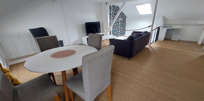 Image 2 sur 8 - Appartement  ·  Location · Pau (64000) · 2 pièces · 47m²