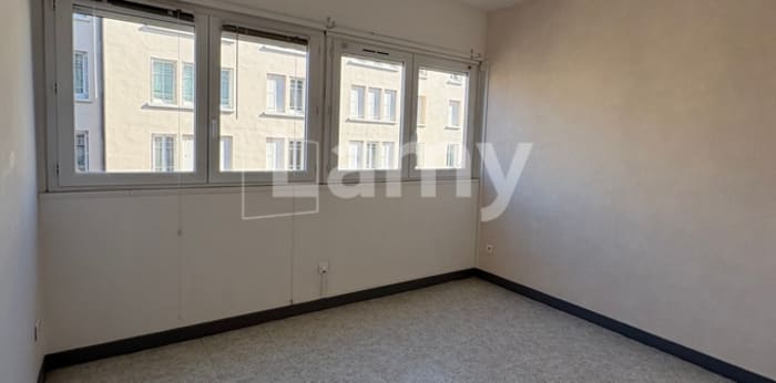 Image 5 sur 8 - Appartement  ·  Location · Clermont Ferrand (63000) · 42m²