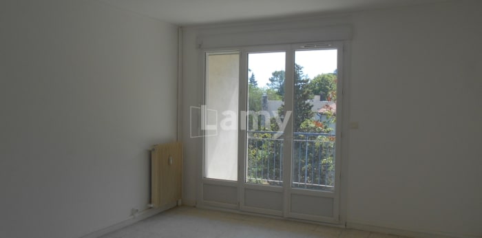 Image 3 sur 16 - Appartement  ·  Location · Nimes (30000) · 4 pièces · 75m²