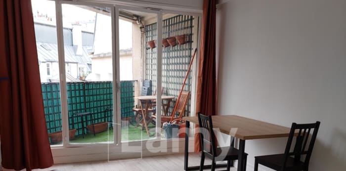 Image 2 sur 8 - Appartement  ·  Location · Paris (75002) · 1 pièce · 33m²