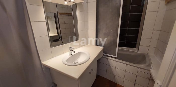 Image 8 sur 9 - Appartement  ·  Location · Grenoble (38000) · 2 pièces · 40m²