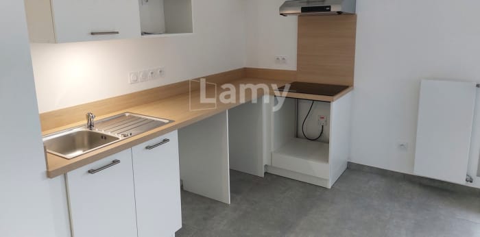 Image 3 sur 4 - Appartement  ·  Location · Chambery (73000) · 2 pièces · 50m²