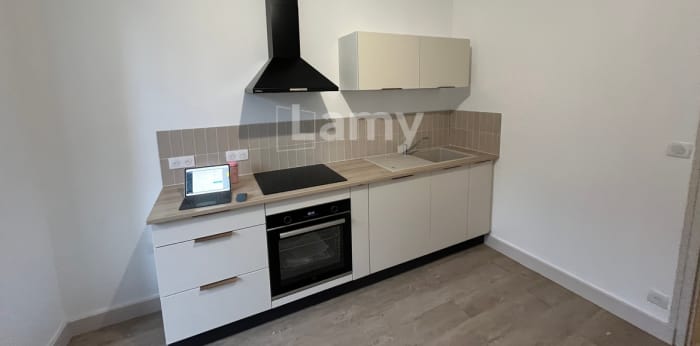 Image 1 sur 5 - Appartement  ·  Location · Lons Le Saunier (39000) · 3 pièces · 77m²