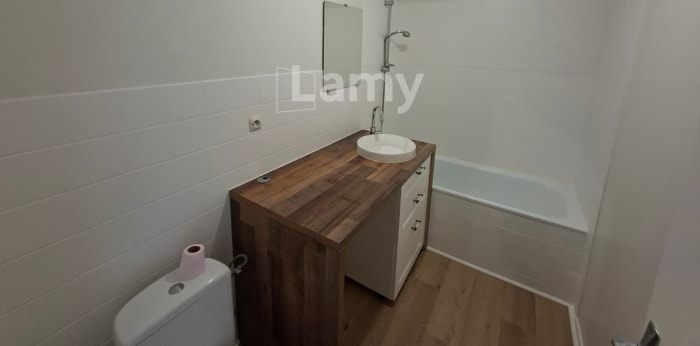 Image 5 sur 6 - Appartement  ·  Location · Decines Charpieu (69150) · 2 pièces · 42m²