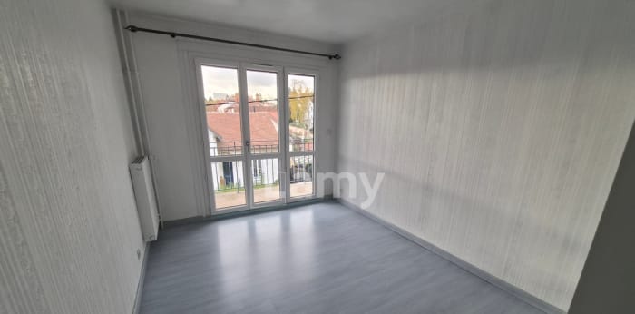 Image 8 sur 17 - Appartement  ·  Location · Auxerre (89000) · 4 pièces · 82m²