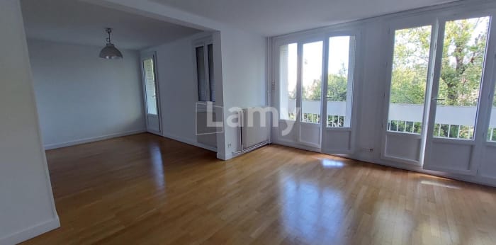 Image 8 sur 13 - Appartement  ·  Location · Ecully (69130) · 4 pièces · 88m²
