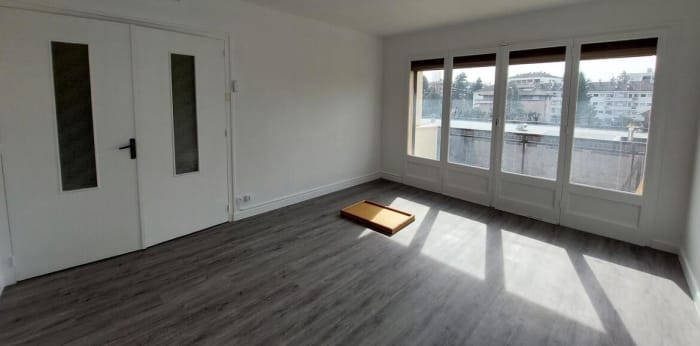Image 1 sur 4 - Appartement  ·  Location · Annecy (74000) · 1 pièce · 39m²