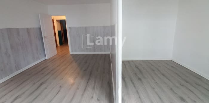 Image 9 sur 10 - Appartement  ·  Location · Aix Les Bains (73100) · 4 pièces · 82m²