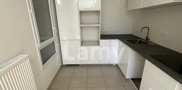 Image 2 sur 11 - Appartement  ·  Location · Neuilly Sur Marne (93330) · 3 pièces · 69m²