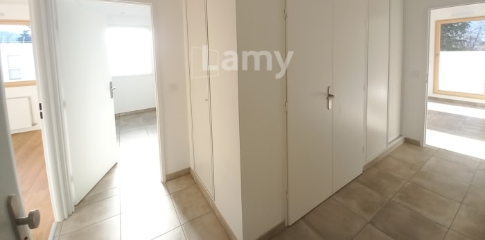 Image 5 sur 6 - Appartement  ·  Location · Chambery (73000) · 2 pièces · 58m²