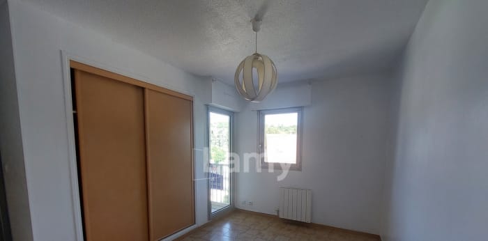 Image 12 sur 20 - Appartement  ·  Location · Nimes (30000) · 3 pièces · 64m²
