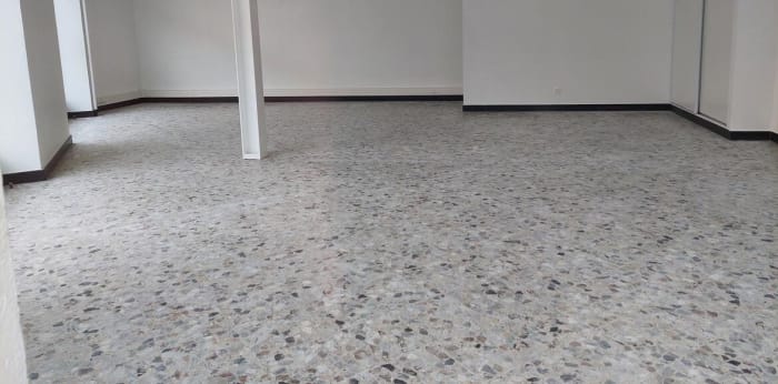 Local  ·  Location · Voiron (38500) · 57m²