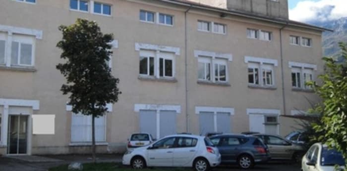 Image 1 sur 7 - Bureaux  ·  Location · Fontaine (38600) · 300m²