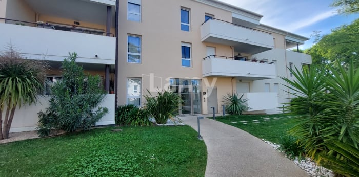 Image 5 sur 16 - Appartement  ·  Location · Nimes (30000) · 3 pièces · 67m²