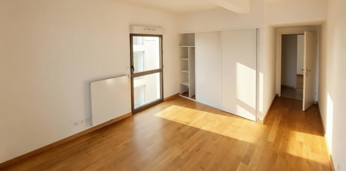 Image 3 sur 7 - Appartement  ·  Location · Bordeaux (33800) · 4 pièces · 101m²