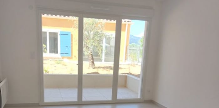 Image 3 sur 6 - Appartement  ·  Location · Cogolin (83310) · 2 pièces · 43m²