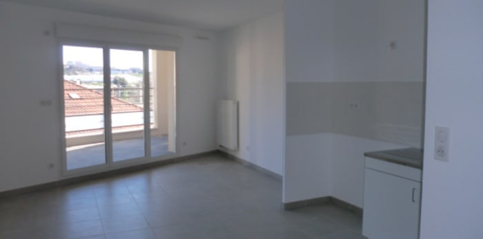 Image 2 sur 9 - Appartement  ·  Location · Marseille (13016) · 2 pièces · 48m²