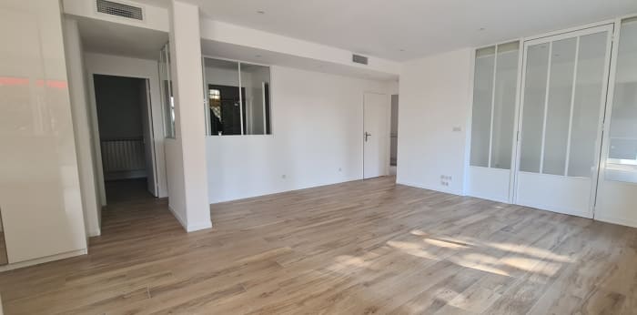 Image 1 sur 8 - Appartement  ·  Location · Aix En Provence (13100) · 4 pièces · 86m²