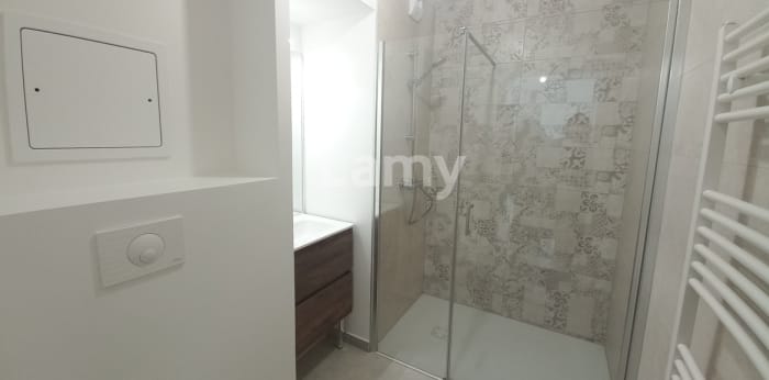 Image 4 sur 5 - Appartement  ·  Location · Chambery (73000) · 2 pièces · 39m²