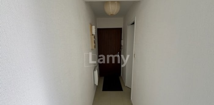 Image 5 sur 8 - Appartement  ·  Location · Lons Le Saunier (39000) · 1 pièce · 25m²