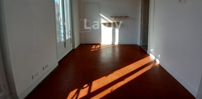 Image 10 sur 16 - Appartement  ·  Location · Marseille (13008) · 5 pièces · 178m²