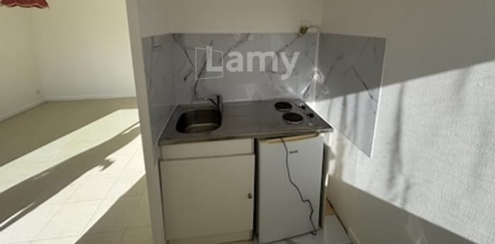 Image 2 sur 8 - Appartement  ·  Location · Lons Le Saunier (39000) · 1 pièce · 25m²