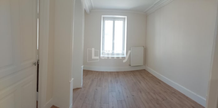 Image 7 sur 13 - Appartement  ·  Location · Nancy (54000) · 5 pièces · 86m²