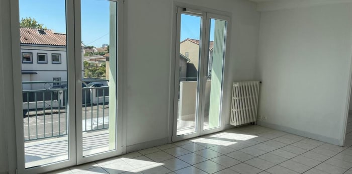 Image 1 sur 4 - Appartement  ·  Location · Toulouse (31100) · 4 pièces · 92m²