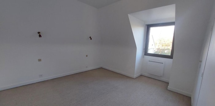 Image 7 sur 14 - Maison/villa  ·  Location · Rennes (35000) · 8 pièces · 185m²