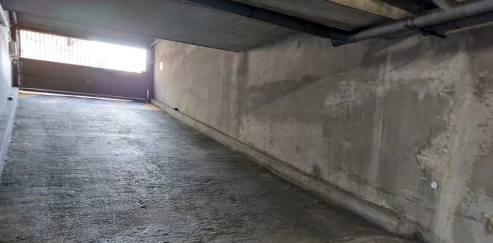 Image 4 sur 5 - Parking/box  ·  Location · Toulouse (31500) · 1m²