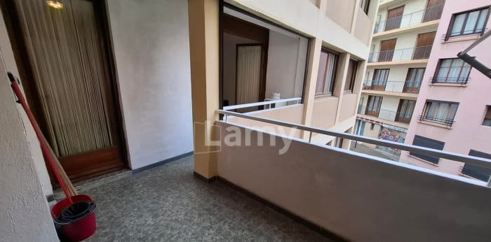 Image 8 sur 12 - Appartement  ·  Location · Marseille (13005) · 2 pièces · 48m²